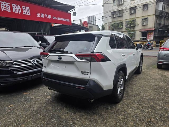 家庭出遊首選！ 全速域定速、自動煞停配備齊全，守護全家人安全。超大後車廂空間，露營採買輕鬆搞定  第4張相片