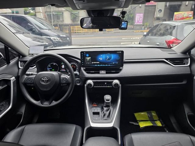 家庭出遊首選！ 全速域定速、自動煞停配備齊全，守護全家人安全。超大後車廂空間，露營採買輕鬆搞定  第10張相片