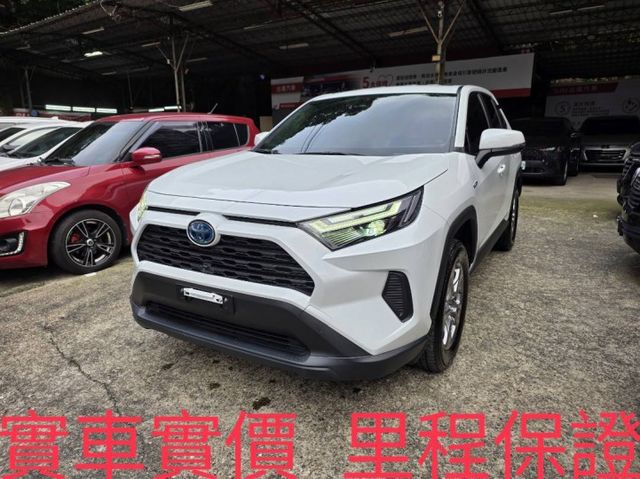 家庭出遊首選！ 全速域定速、自動煞停配備齊全，守護全家人安全。超大後車廂空間，露營採買輕鬆搞定  第1張相片