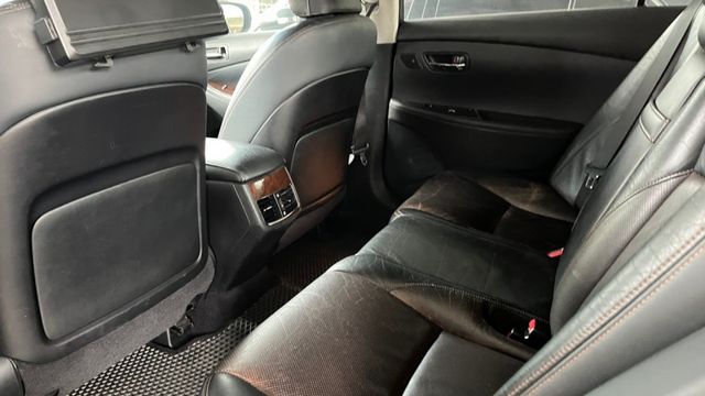 2011年 LEXUS ES350 電動座椅/GARMIN導航/免鑰匙啟動 舒適車款  第10張相片