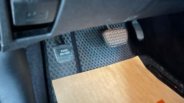 2011年 LEXUS ES350 電動座椅/GARMIN導航/免鑰匙啟動 舒適車款  第11張相片