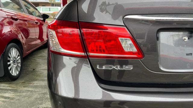 2011年 LEXUS ES350 電動座椅/GARMIN導航/免鑰匙啟動 舒適車款  第12張相片