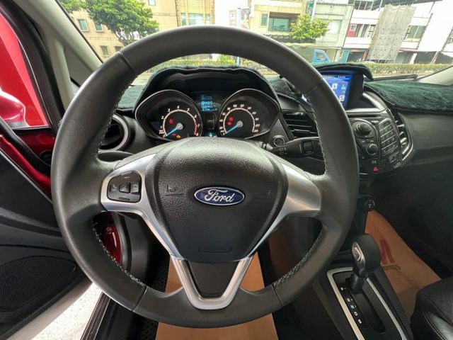 福特FORD FIESTA 1.0  IKEY免鑰匙/倒車顯影/難得低里程車況  第8張相片