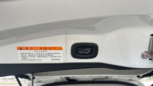 2021年COLT PLUS 1.5 原廠保固中~一手車原鈑件~低里程~電動尾門導航倒車顯影免鑰匙  第11張相片