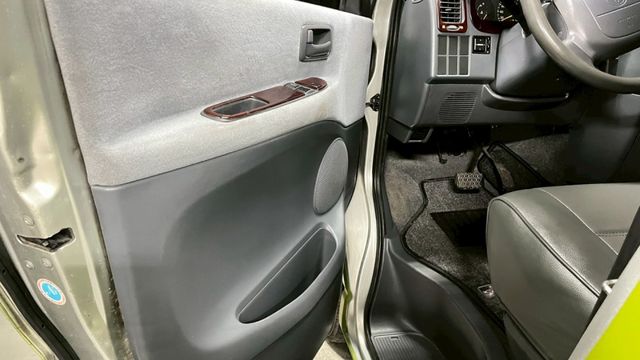 2005年  TOYOTA 海力士  八人座廂型車  自排! 皮椅! 乾淨~ 歡迎賞車《可貸款》  第2張相片