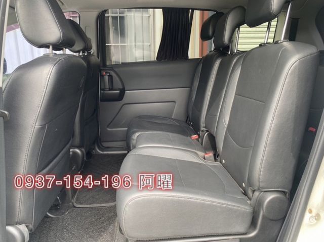 便宜好入手，七人座休旅車，天窗，安全氣囊，電動椅，多功能影音，可全額貸款。  第4張相片