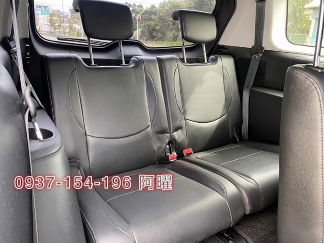 便宜好入手，七人座休旅車，天窗，安全氣囊，電動椅，多功能影音，可全額貸款。  第9張相片