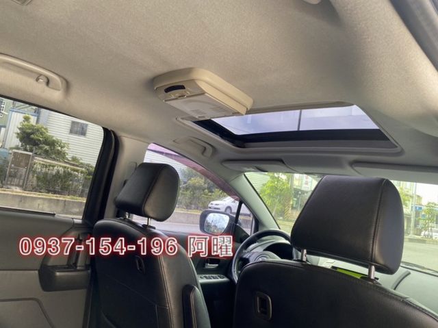 便宜好入手，七人座休旅車，天窗，安全氣囊，電動椅，多功能影音，可全額貸款。  第10張相片