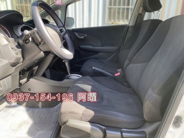換檔撥片，衛星導航，安全氣囊，實用性高的優質小車，代步車最佳首選。  第3張相片