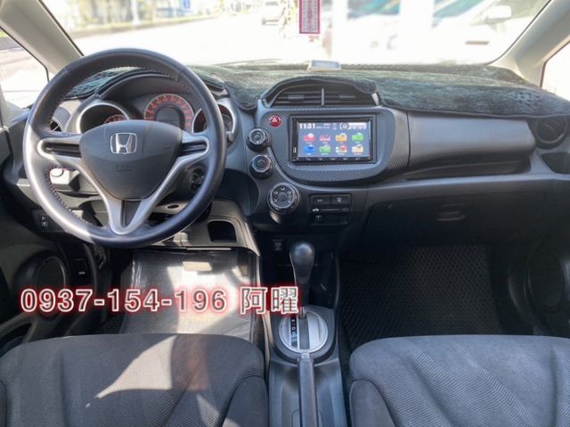 換檔撥片，衛星導航，安全氣囊，實用性高的優質小車，代步車最佳首選。  第5張相片