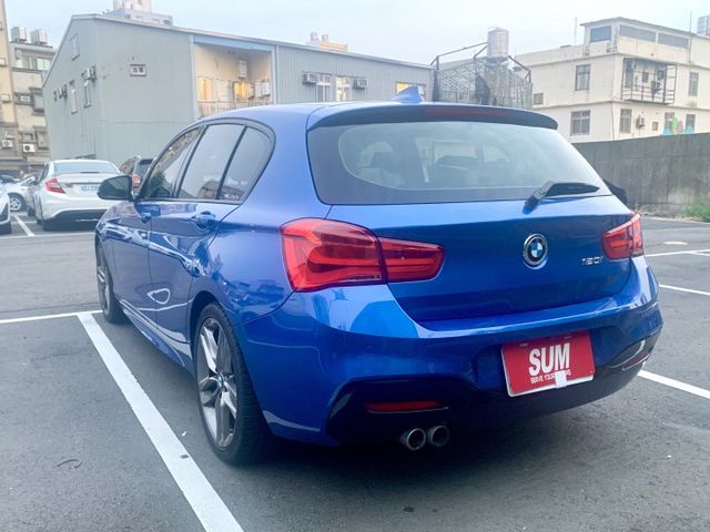 性能與舒適兼具，動力強勁，操作靈敏，無論是個人還是家庭都能輕鬆駕馭。原版件 電動記憶椅 Carplay 車道偏移警示系統  第6張相片