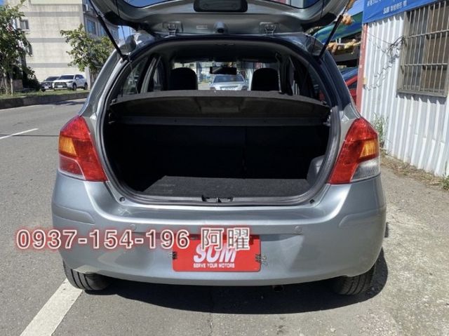 超值代步小鴨，省油好停車，全車原鈑件，可全額貸款。  第11張相片