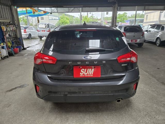年輕人最愛熱銷款，跨界休旅  第3張相片