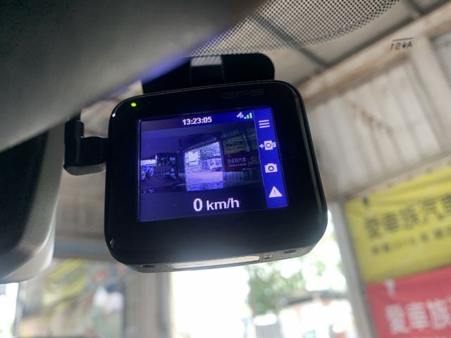 四輪驅動，X-MODE越野模式，天窗 換檔撥片 分區溫控 電動椅 IKEY 定速 中控螢幕 電尾門  第19張相片