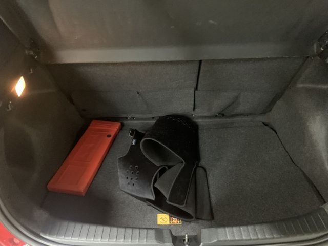 YARIS  第17張相片