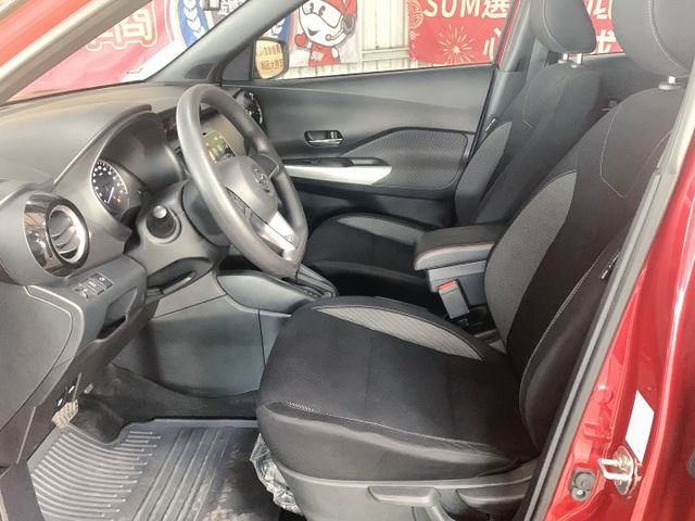 KICKS  第7張相片