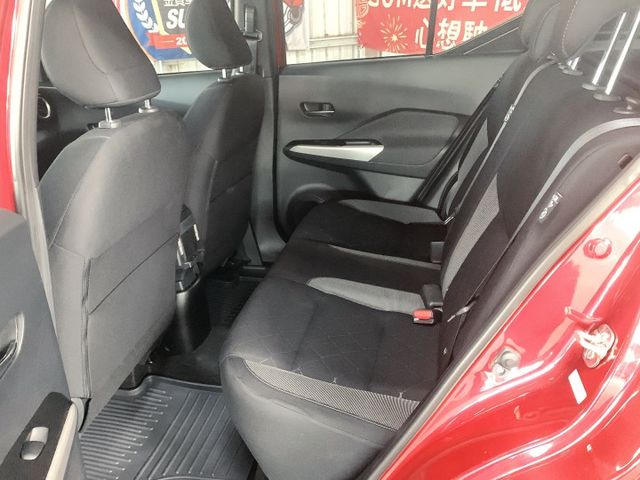 KICKS  第8張相片