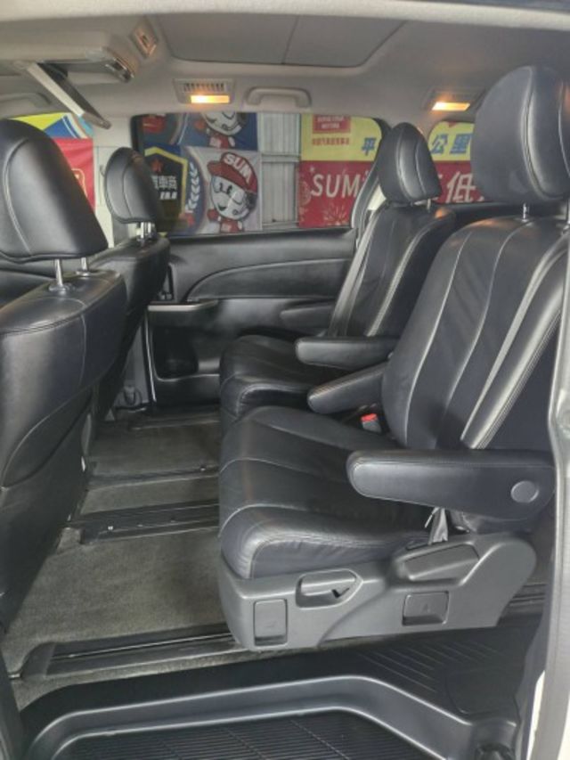 純正7人座休旅車.原版件.旗艦版  第5張相片