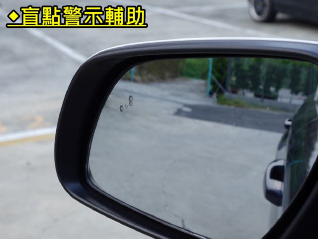 ▲預約賞車～現折八千▲GLB雙色～選配盲點，只跑２萬▲加五年原廠保固▲六氣囊，車道偏移，免鑰匙，導航／手機CarPlay  第18張相片