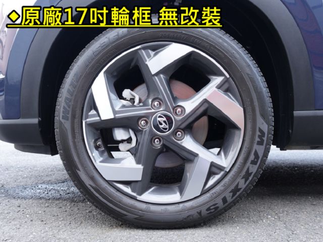 ▲預約賞車～現折八千▲GLB雙色～選配盲點，只跑２萬▲加五年原廠保固▲六氣囊，車道偏移，免鑰匙，導航／手機CarPlay  第20張相片