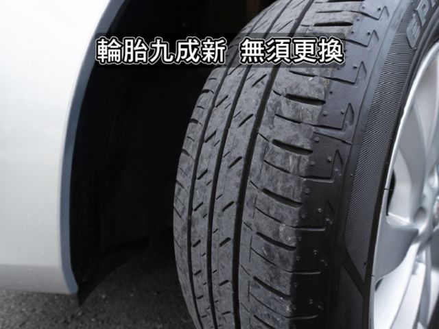 ▲豪華影音版，里程保證，全程原廠保養▲一手家庭用車，原鈑件認證▲免鑰匙，恆溫，定速，感應大燈，免頭款可全貸  第20張相片
