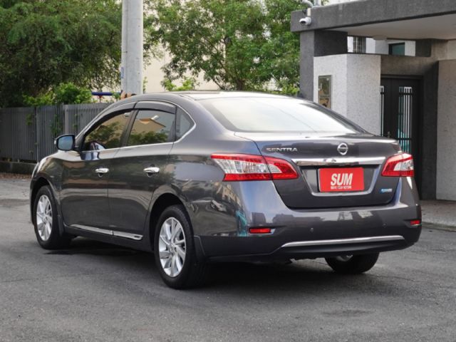 ▲豪華影音版，里程保證，全車原鈑件▲升級原廠導航／電視＋胎壓＋倒車顯影▲免鑰匙，恆溫，定速，感應大燈，免頭款可全貸  第2張相片
