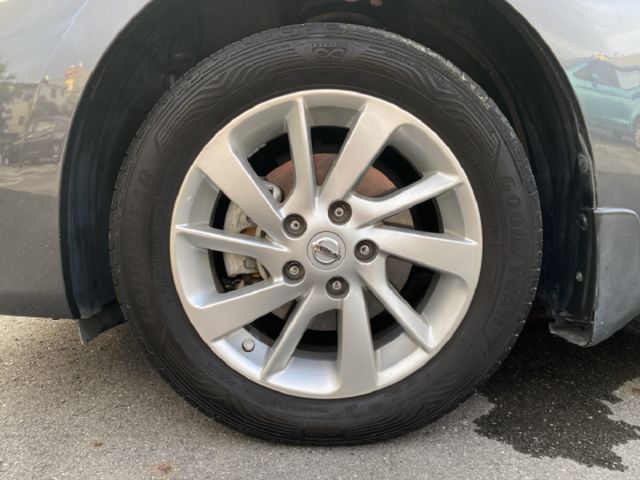 ▲豪華影音版，里程保證，全車原鈑件▲升級原廠導航／電視＋胎壓＋倒車顯影▲免鑰匙，恆溫，定速，感應大燈，免頭款可全貸  第19張相片