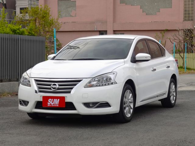 ▲豪華影音版，只跑８萬，認證車~全台保固▲推薦代步房車，省油省稅好顧▲原廠導航／電視，免鑰匙，恆溫，定速，感應大燈  第3張相片