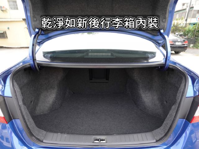 ▲豪華影音版，只跑７萬，全程原廠保養▲一手女用～無菸車▲全車犀牛皮包膜▲認證車原鈑件▲免鑰匙，導航，定速，恆溫，感應大燈  第8張相片