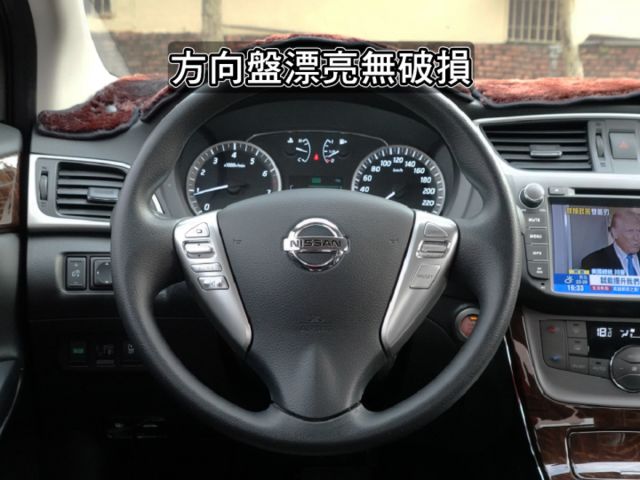 ▲豪華影音版，只跑７萬，全程原廠保養▲一手女用～無菸車▲全車犀牛皮包膜▲認證車原鈑件▲免鑰匙，導航，定速，恆溫，感應大燈  第9張相片