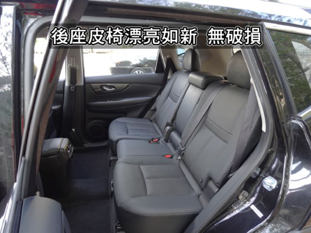 ▲玩美影音版，選配盲點＋四鏡頭錄影▲只跑８萬多，全程原廠保養▲360環景，六氣囊，免鑰匙，導航，胎壓，循跡，定速，恆溫  第9張相片