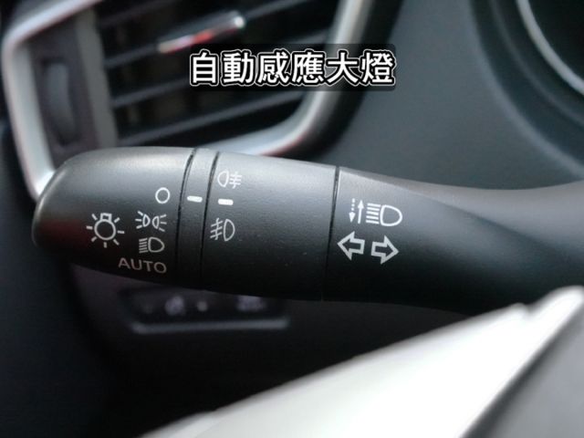 ▲玩美影音版，選配盲點＋四鏡頭錄影▲只跑８萬多，全程原廠保養▲360環景，六氣囊，免鑰匙，導航，胎壓，循跡，定速，恆溫  第13張相片