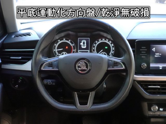 ▲1.0豪華動能版，稅金八千多元▲里程４萬多，全程原廠保養▲ACC跟車／車道維持，電尾門，盲點，免鑰匙，CarPaly  第8張相片