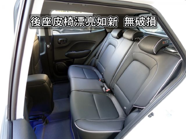 ▲最頂級GLC雙色版，選配五萬元～盲點＋環景，加五年延長保固▲里程２萬多，原鈑件▲車道偏移，六氣囊，免鑰匙，恆溫，定速  第7張相片