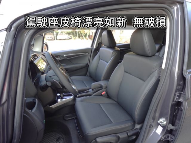 ▲最頂級Ｓ版，才有六氣囊／免鑰匙／導航▲里程１萬多，原廠保固中▲撥片，定速，恆溫，循跡，LED日行燈，原鈑件~可全額貸  第7張相片