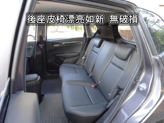 ▲最頂級Ｓ版，才有六氣囊／免鑰匙／導航▲里程１萬多，原廠保固中▲撥片，定速，恆溫，循跡，LED日行燈，原鈑件~可全額貸  第8張相片