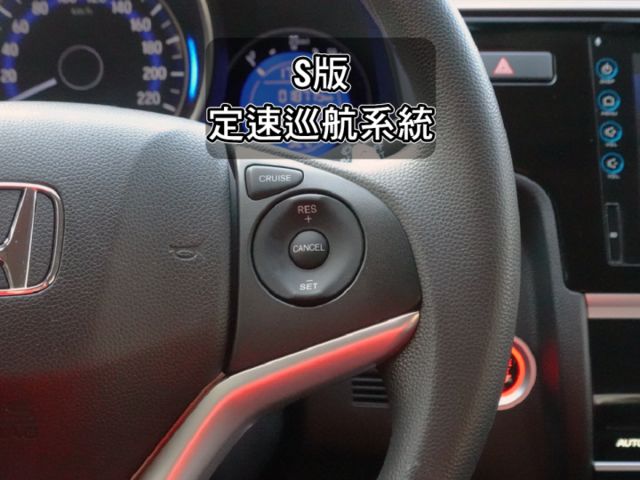▲最頂級Ｓ版，才有六氣囊／免鑰匙／導航▲里程１萬多，原廠保固中▲撥片，定速，恆溫，循跡，LED日行燈，原鈑件~可全額貸  第10張相片