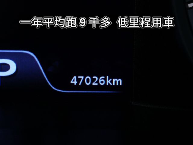 ▲1.2油電，只跑４萬多，原廠電池保固中▲一年稅金八千多元▲ACC跟車，車道偏移，LED頭燈，免鑰匙，恆溫，定速，撥片  第3張相片