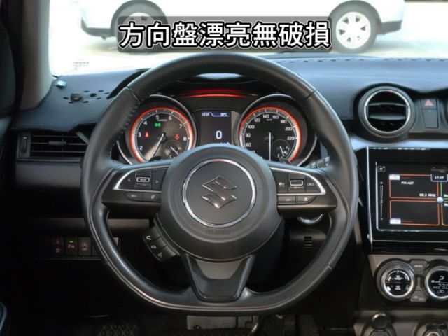 ▲1.2油電，只跑４萬多，原廠電池保固中▲一年稅金八千多元▲ACC跟車，車道偏移，LED頭燈，免鑰匙，恆溫，定速，撥片  第9張相片