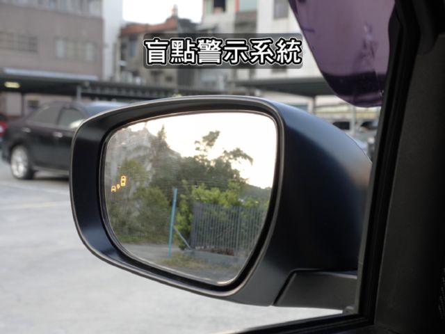 ▲1.2油電，只跑４萬多，原廠電池保固中▲一年稅金八千多元▲ACC跟車，車道偏移，LED頭燈，免鑰匙，恆溫，定速，撥片  第11張相片