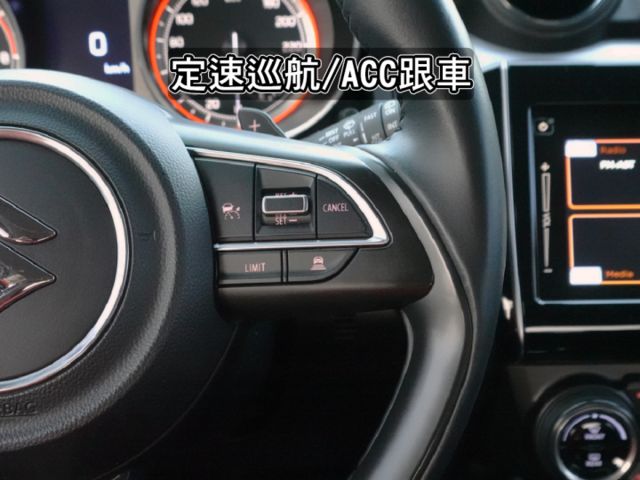 ▲1.2油電，只跑４萬多，原廠電池保固中▲一年稅金八千多元▲ACC跟車，車道偏移，LED頭燈，免鑰匙，恆溫，定速，撥片  第12張相片