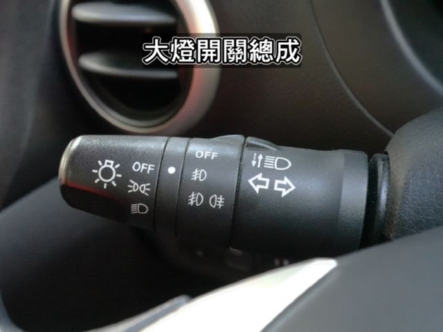 ▲精裝影音版，只跑８萬，全車原鈑件▲升級安卓導航機▲冷暖空調，胎壓偵測，ABS煞車，車頂架，倒車雷達  第11張相片