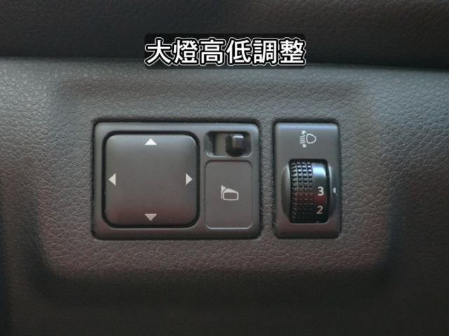 ▲精裝影音版，只跑８萬，全車原鈑件▲升級安卓導航機▲冷暖空調，胎壓偵測，ABS煞車，車頂架，倒車雷達  第12張相片