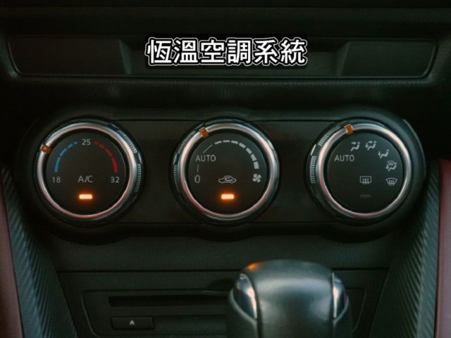 ▲汽油最頂級版，只跑８萬，全車原鈑件▲日系小休旅，好開好保養▲LED頭燈，六氣囊，盲點，免鑰匙，抬頭顯示，定速，恆溫  第14張相片