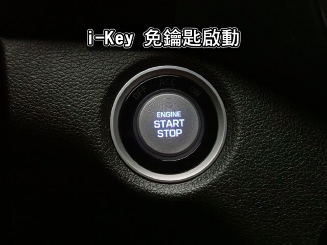 ▲豪華影音版～才有全速域跟車，選配電尾門▲跑４萬～原鈑件，全程原廠保養▲六氣囊，電動椅，免鑰匙，電子手煞，CarPlay  第10張相片