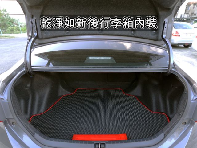▲小改款11.5代，只跑３萬，全車原鈑件▲升級八核安卓機＋手機CarPlay▲LED日行燈，胎壓，方控，運動模式  第9張相片