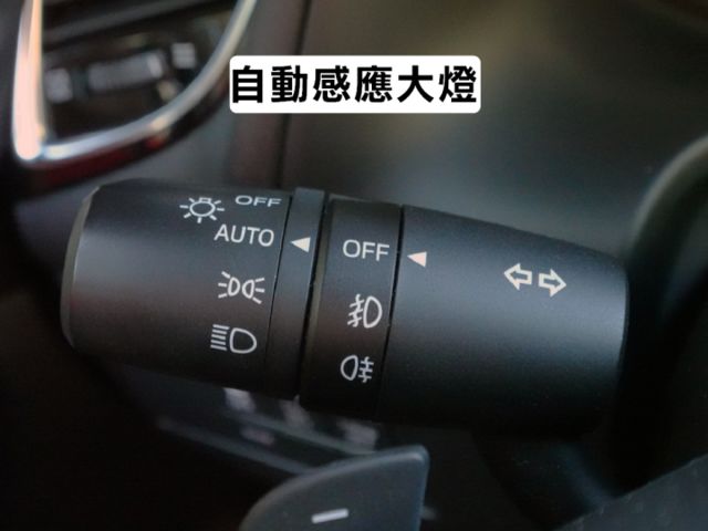 ▲超美認證車～四門最頂級版，里程保證▲▲六氣囊，盲點，HID頭燈，免鑰匙，抬頭顯示，定速，恆溫  第10張相片