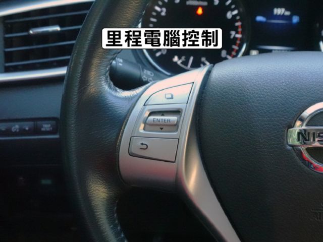 ▲影音特式版，里程跑少，全車原鈑件▲升級安卓導航＋抬頭顯示器▲四氣囊，雙區恆溫，胎壓偵測，循跡防滑，感應大燈  第10張相片