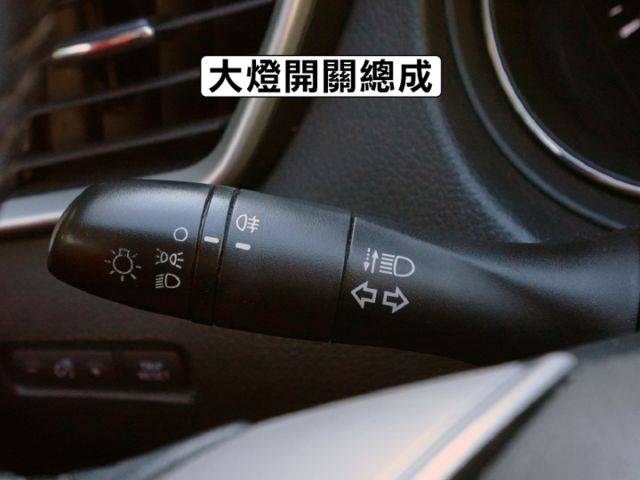 ▲影音特式版，里程跑少，全車原鈑件▲升級安卓導航＋抬頭顯示器▲四氣囊，雙區恆溫，胎壓偵測，循跡防滑，感應大燈  第12張相片