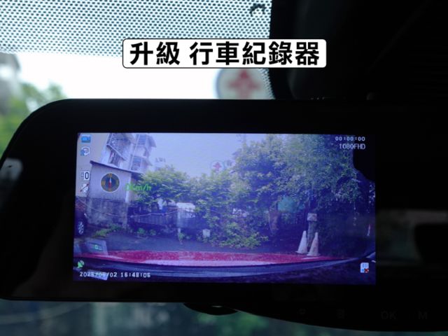 ▲智行旗艦版，升級安卓導航+行車記錄器+抬頭顯示器▲里程３萬，全程原廠保養▲六氣囊，環景，盲點，免鑰匙，定速，LED頭燈  第13張相片